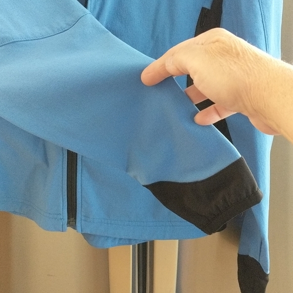 Dynamic brand light jacket - Picture 3 of 10